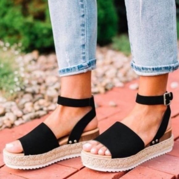 !! NEW !! Platform Espadrille Sandals in Black - Picture 5 of 9